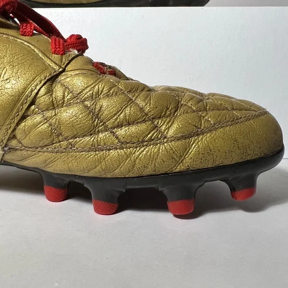 2009 Nike Ronaldinho Dois FG 324761 712 Gold Black Soccer Cleats Men’s Sz 7.5